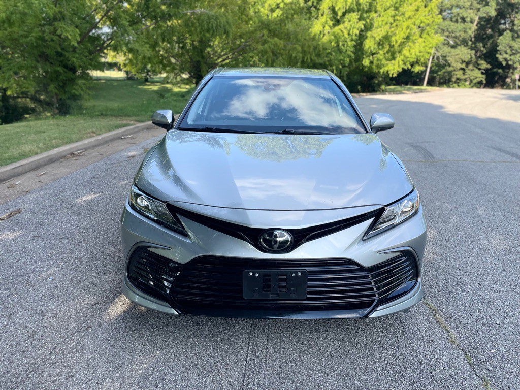 2021 Toyota Camry Image 2