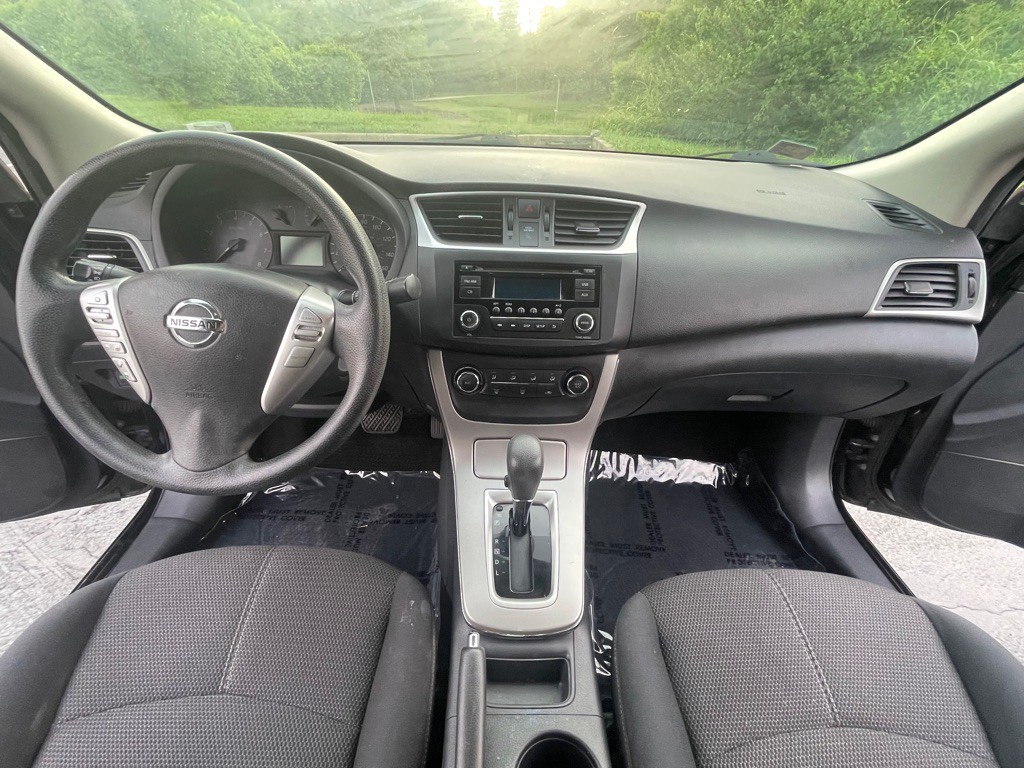 2015 Nissan Sentra Image 13