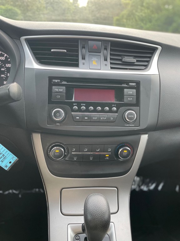 2015 Nissan Sentra Image 19