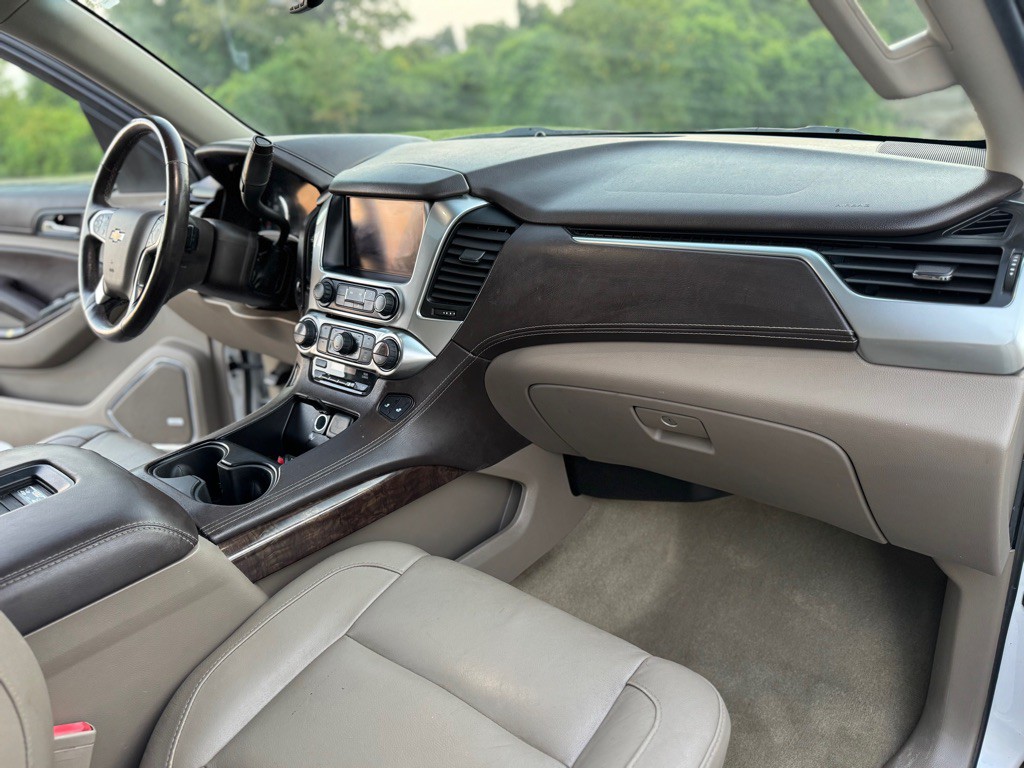 2017 Chevrolet Tahoe Image 17