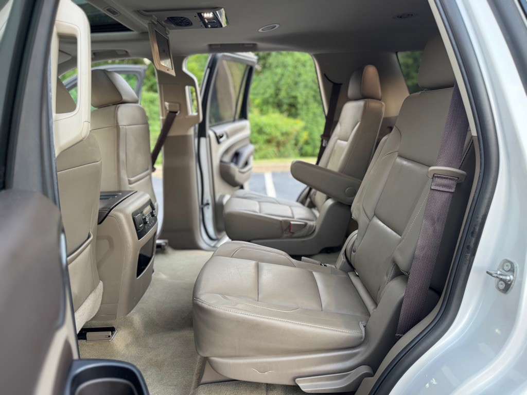 2017 Chevrolet Tahoe Image 28