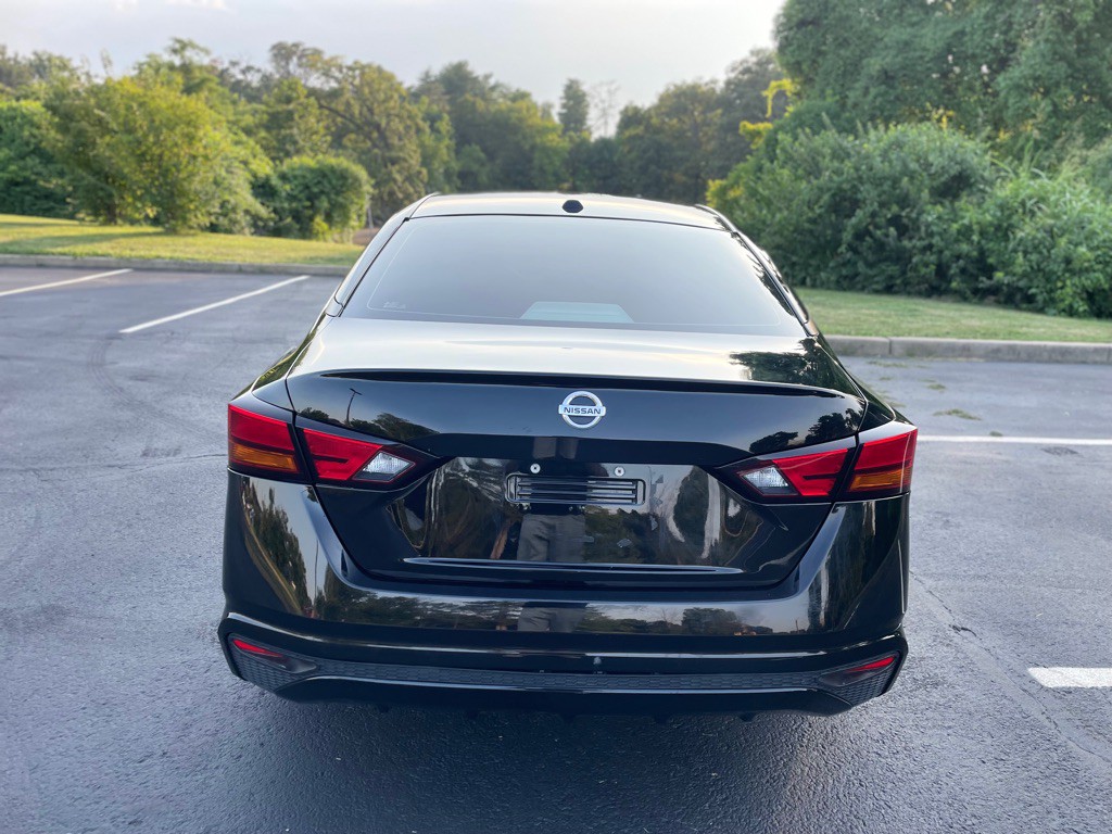 2019 Nissan Altima Image 8