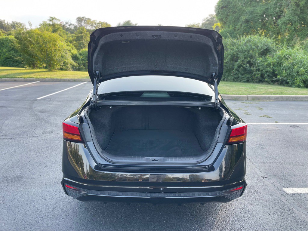 2019 Nissan Altima Image 10