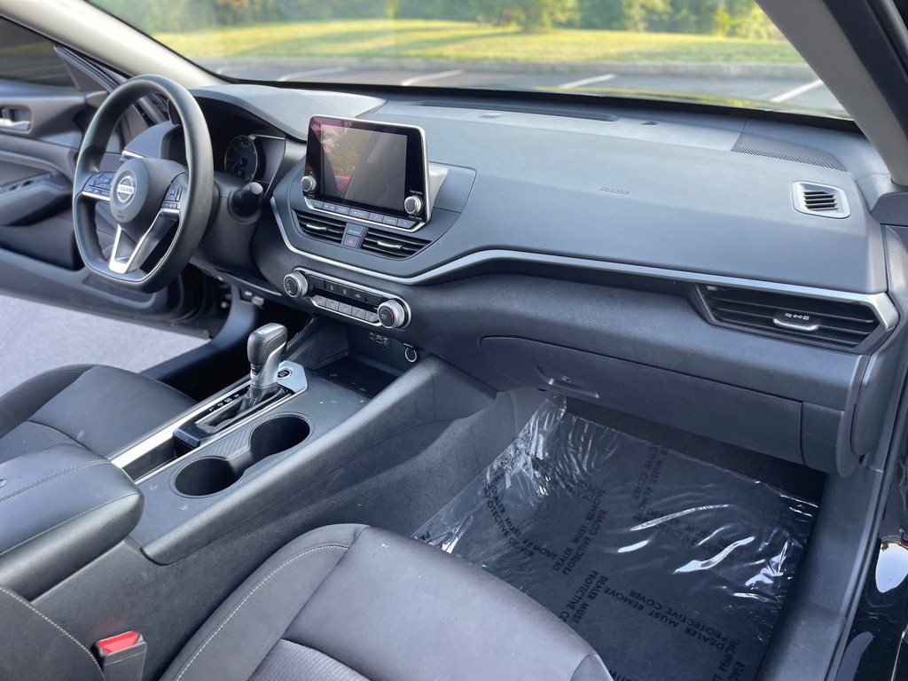 2019 Nissan Altima Image 16