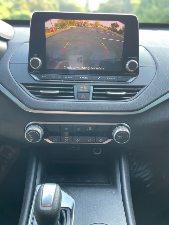 2019 Nissan Altima Image 18