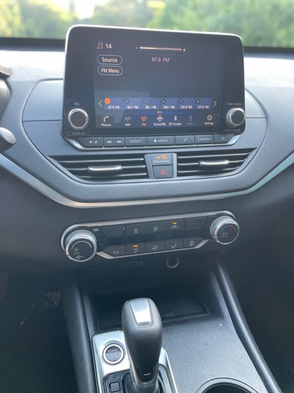 2019 Nissan Altima Image 19