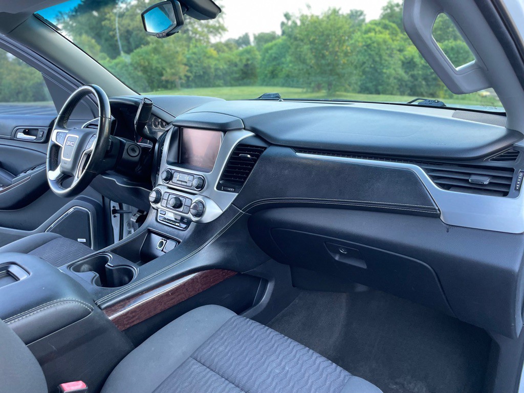 2015 GMC Yukon Image 17