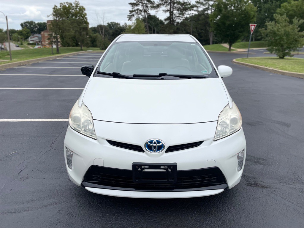 2015 Toyota Prius Image 2