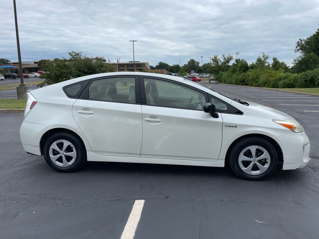 2015 Toyota Prius Image 6