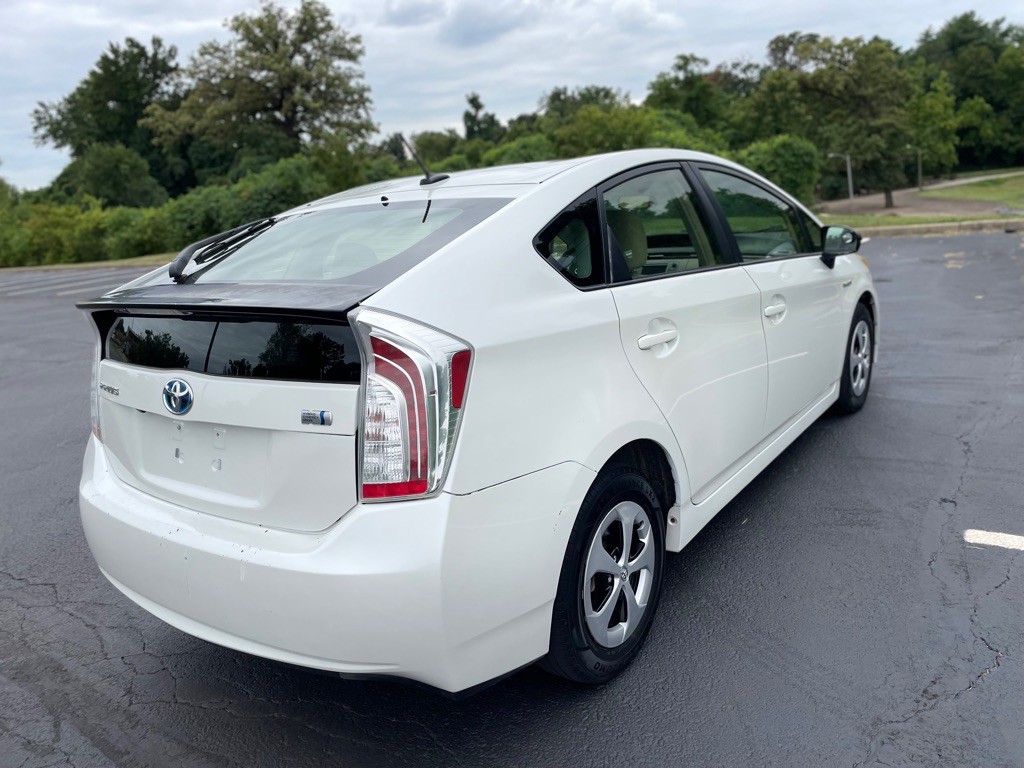 2015 Toyota Prius Image 9