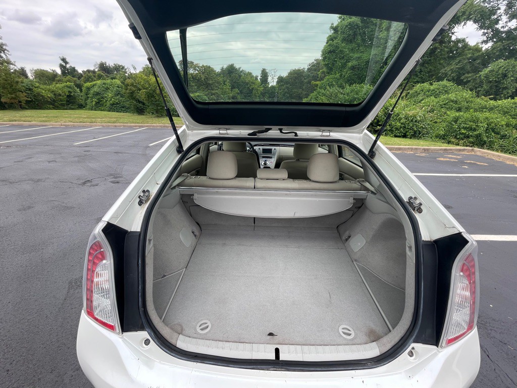 2015 Toyota Prius Image 11