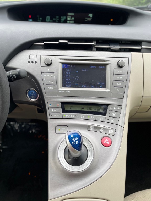 2015 Toyota Prius Image 20