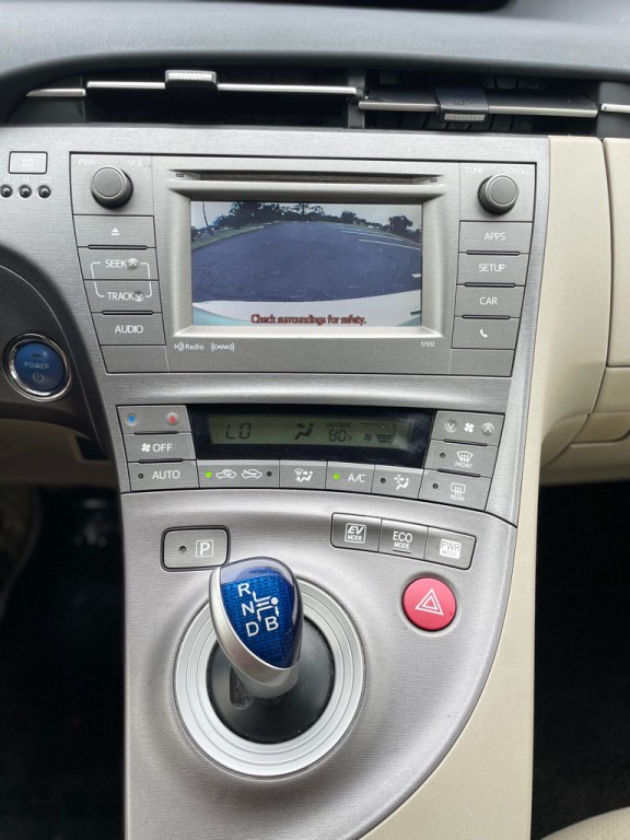 2015 Toyota Prius Image 21