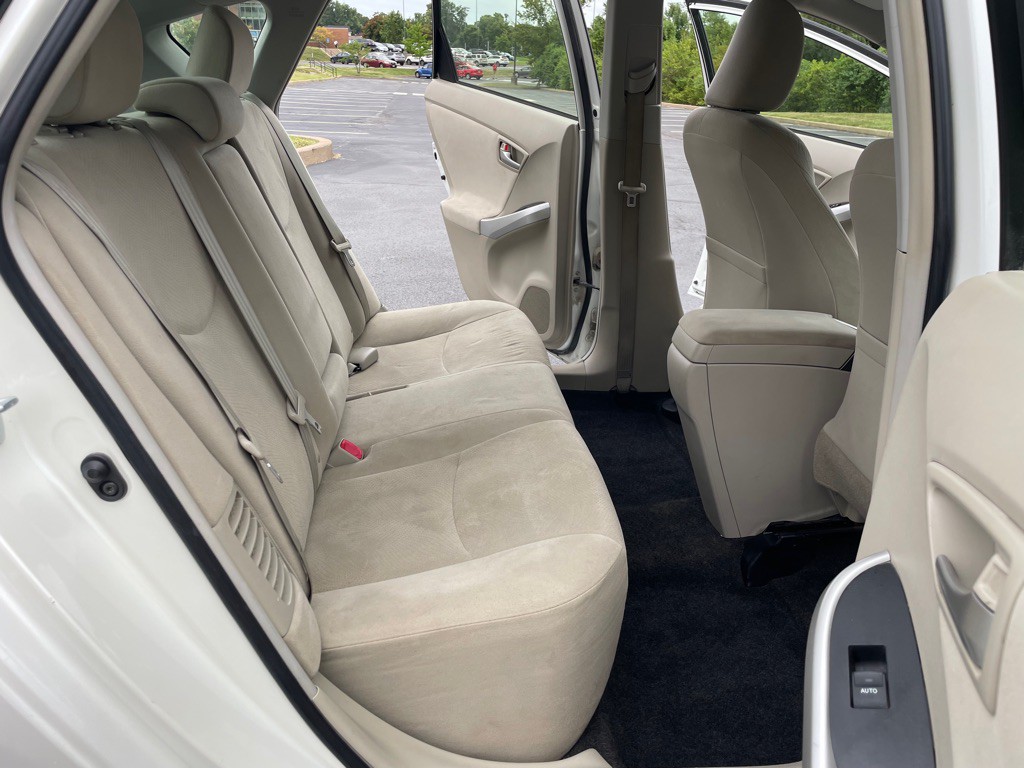 2015 Toyota Prius Image 24