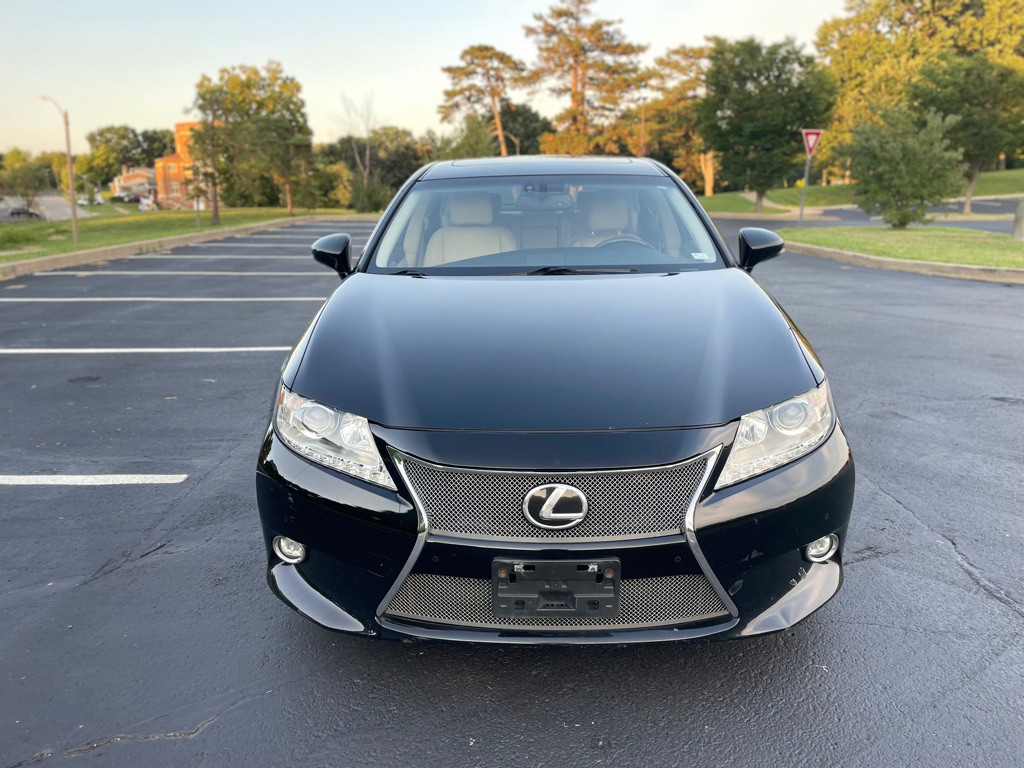 2015 Lexus ES 350 Image 2