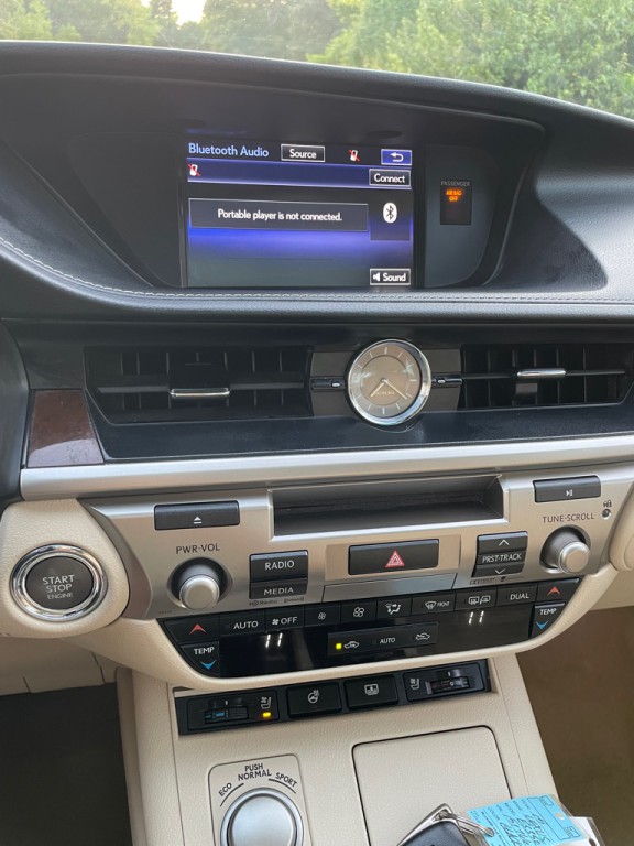 2015 Lexus ES 350 Image 21