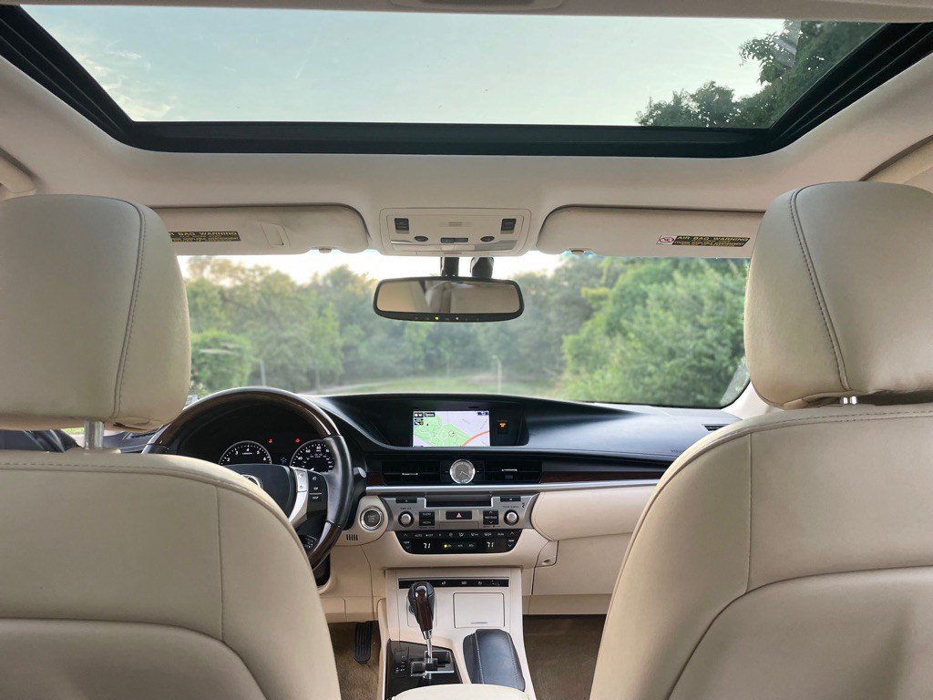 2015 Lexus ES 350 Image 23