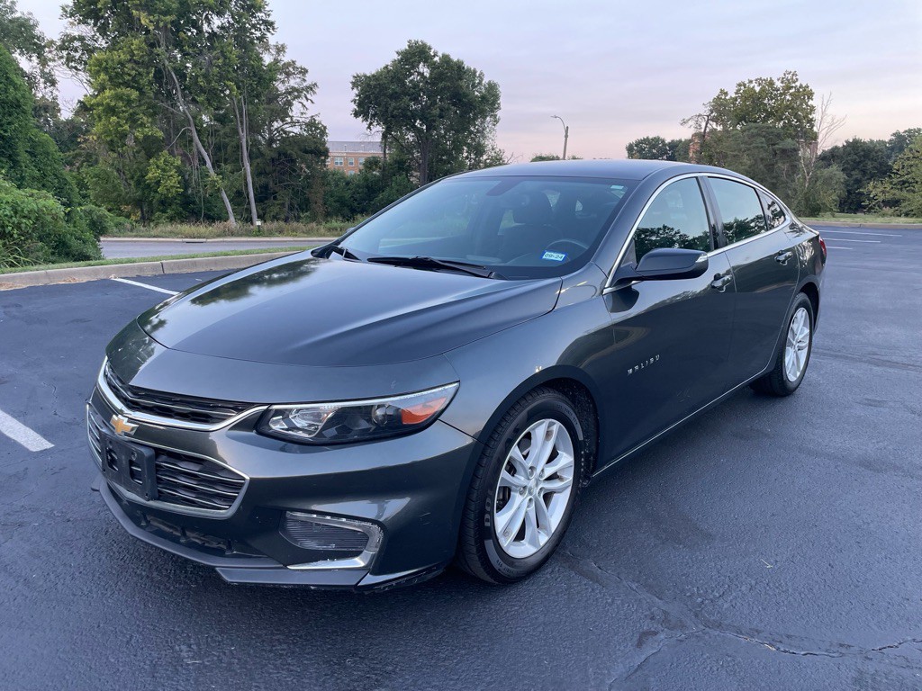2017 Chevrolet Malibu Image 1