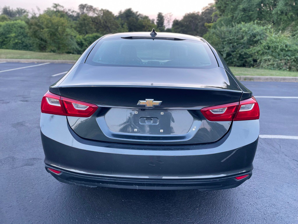 2017 Chevrolet Malibu Image 10