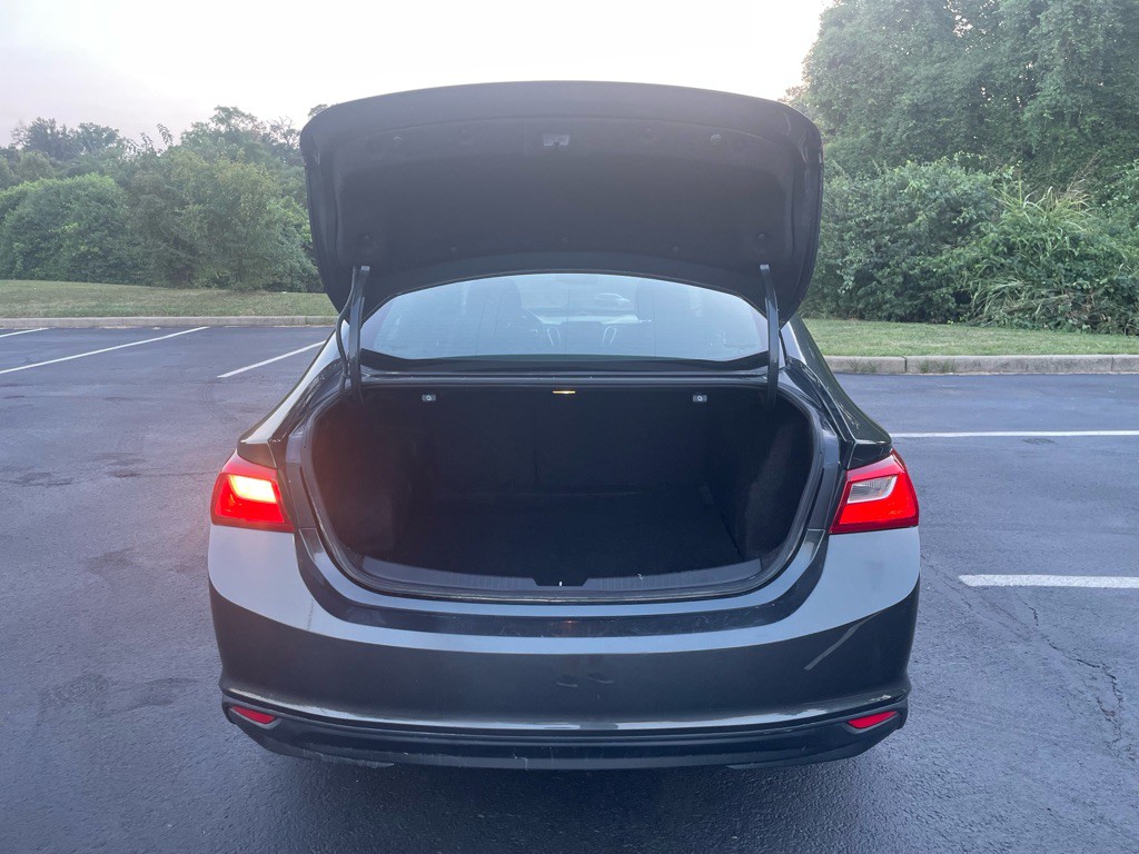 2017 Chevrolet Malibu Image 11