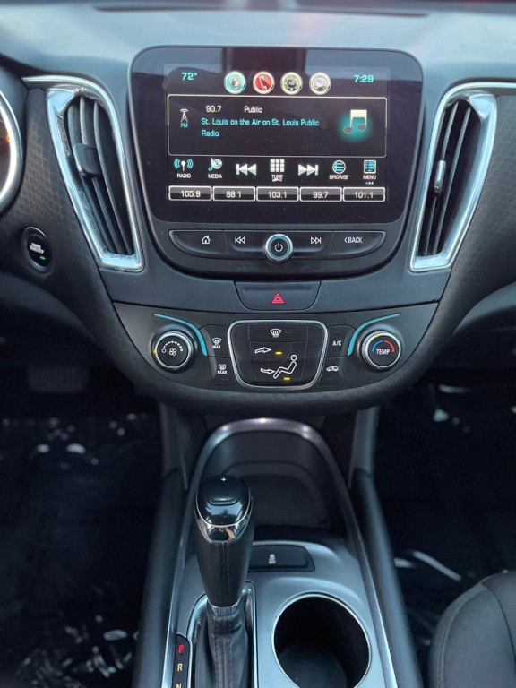 2017 Chevrolet Malibu Image 19