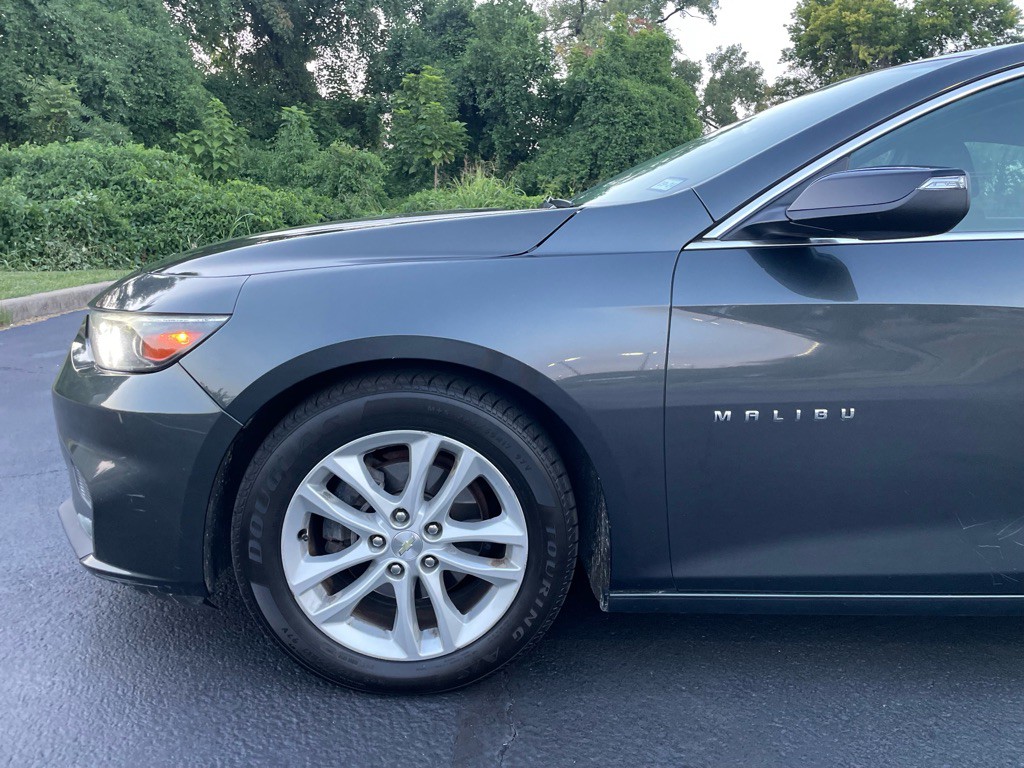 2017 Chevrolet Malibu Image 24