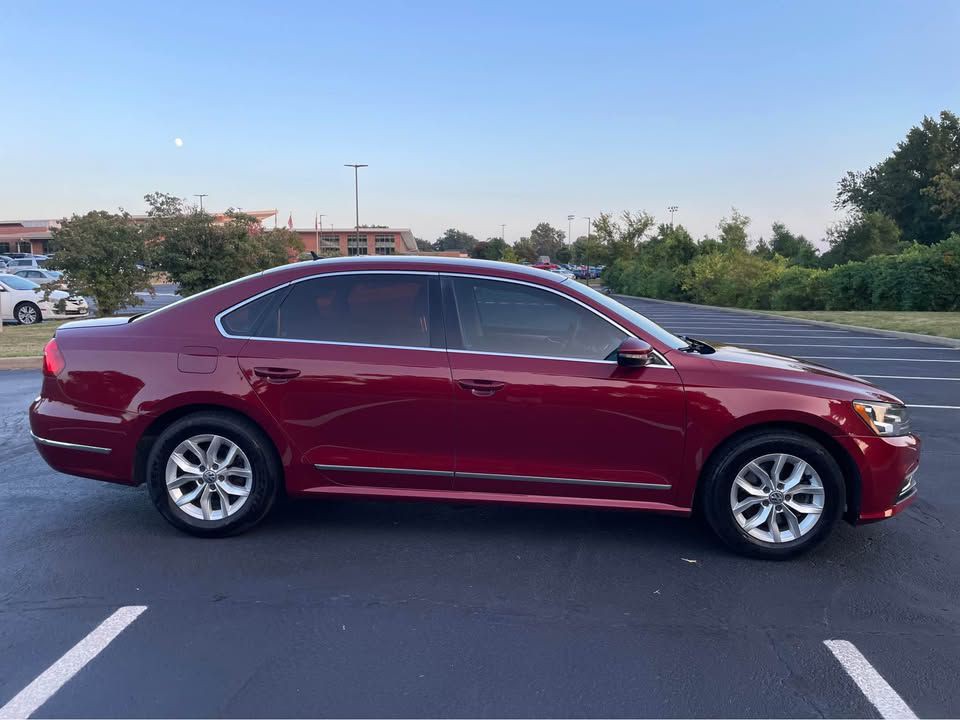 2016 Volkswagen Passat Image 6