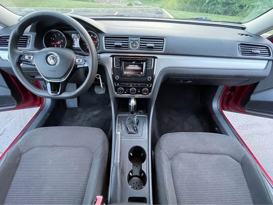 2016 Volkswagen Passat Image 10
