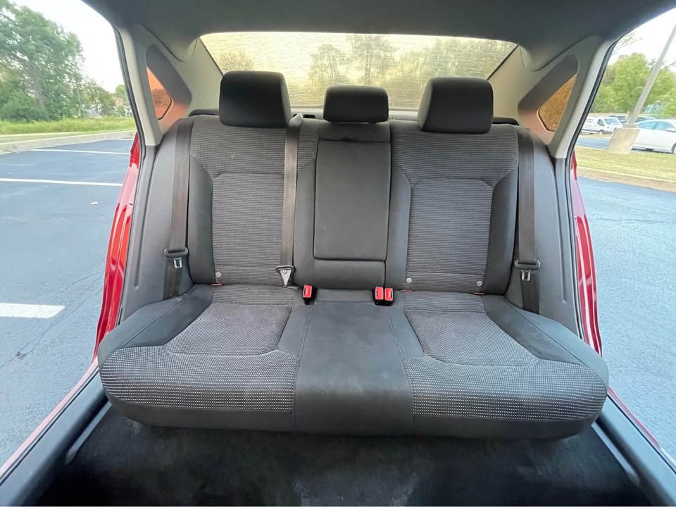 2016 Volkswagen Passat Image 18