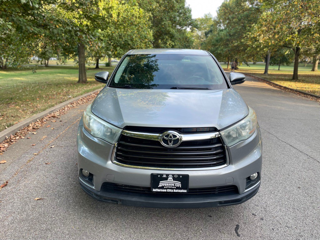 2016 Toyota Highlander Image 2