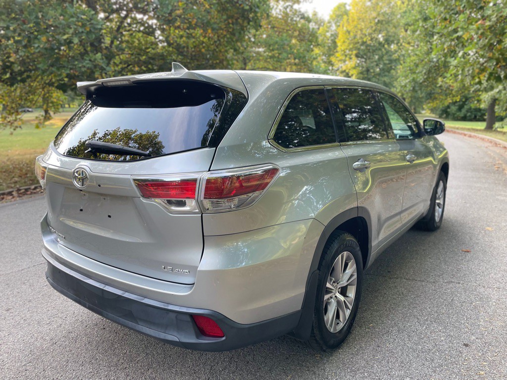 2016 Toyota Highlander Image 9