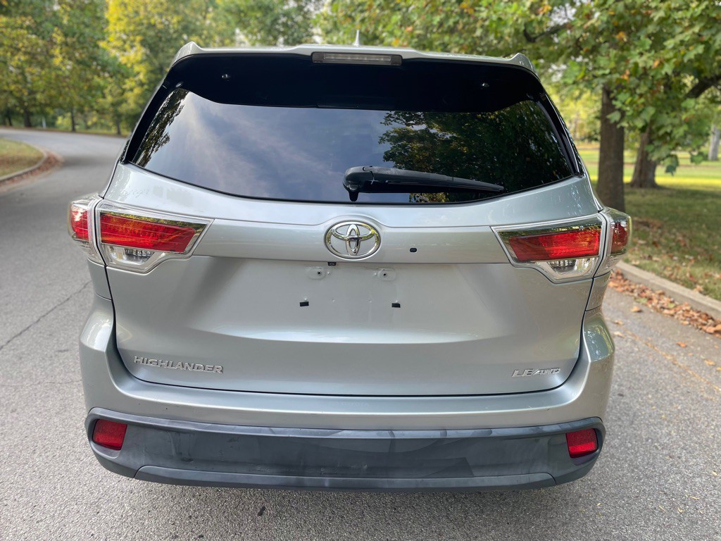 2016 Toyota Highlander Image 10