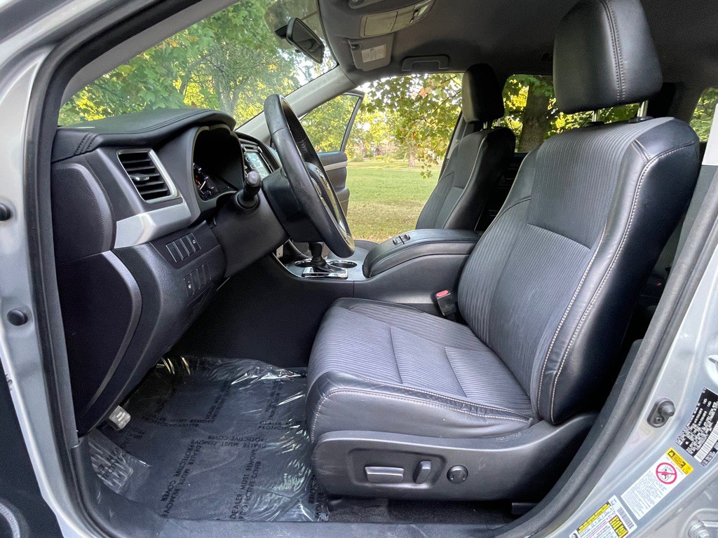 2016 Toyota Highlander Image 12