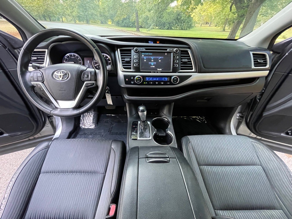 2016 Toyota Highlander Image 13
