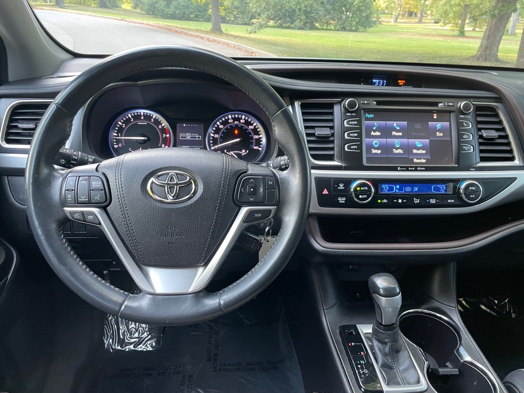 2016 Toyota Highlander Image 18