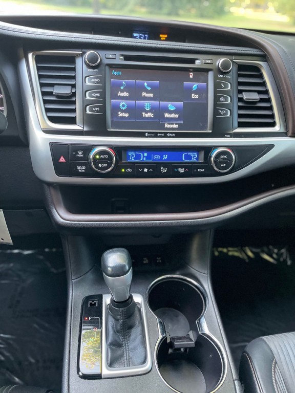 2016 Toyota Highlander Image 20