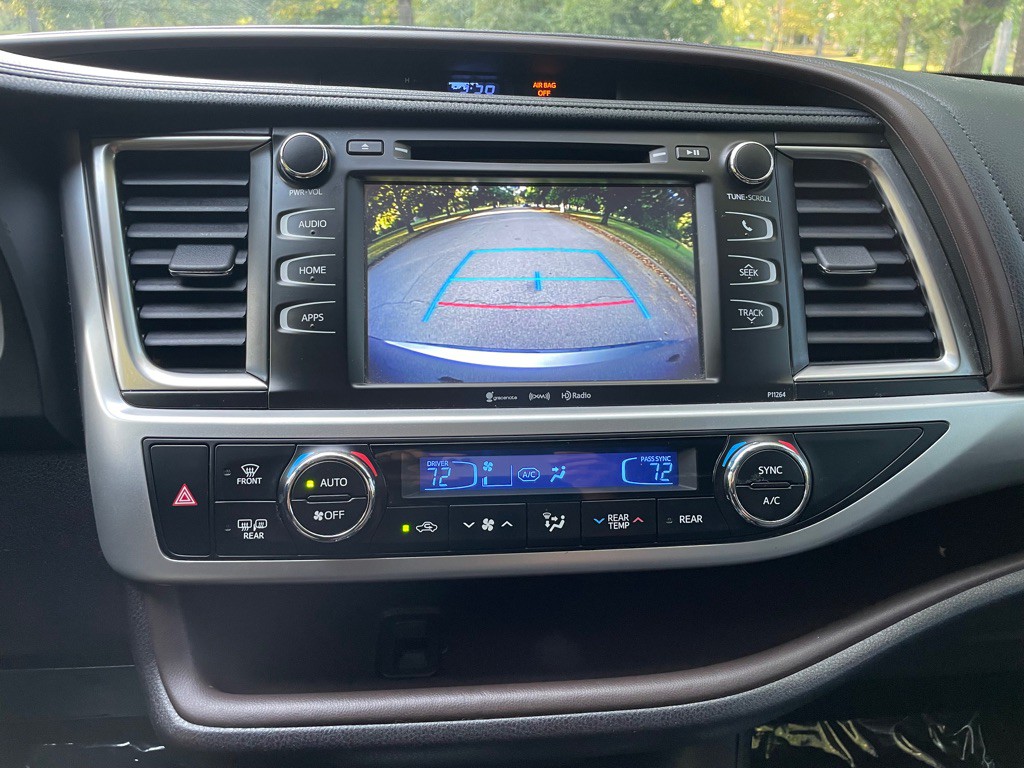 2016 Toyota Highlander Image 21