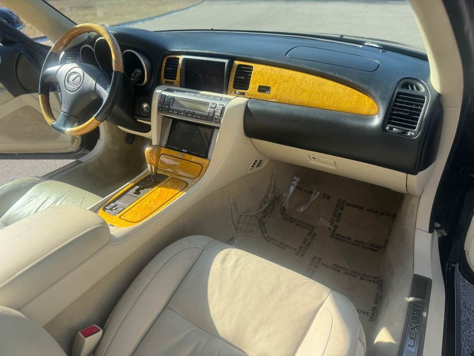 2002 Lexus SC Image 12