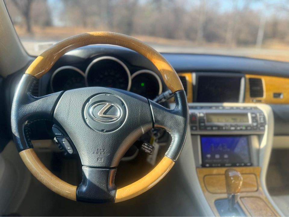 2002 Lexus SC Image 13