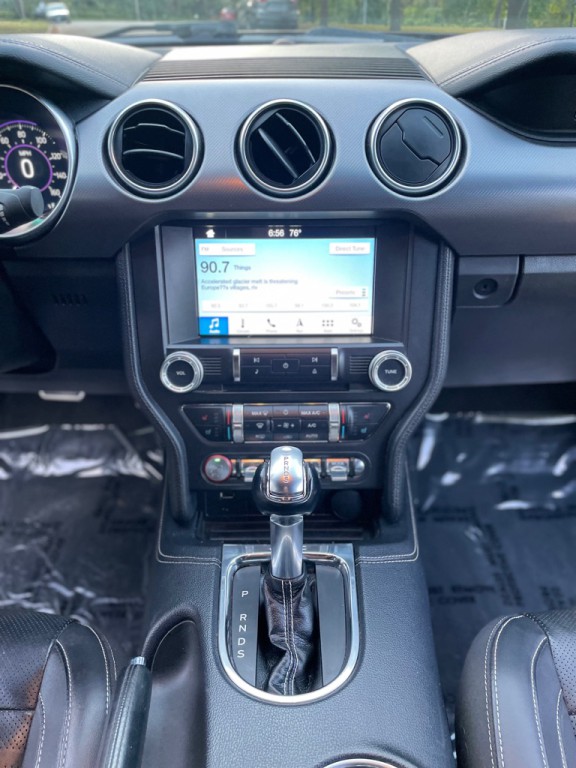 2018 Ford Mustang Image 16