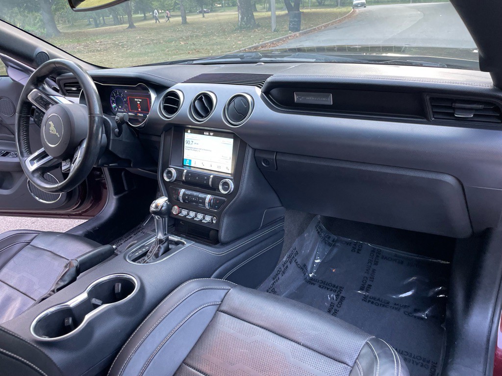 2018 Ford Mustang Image 17