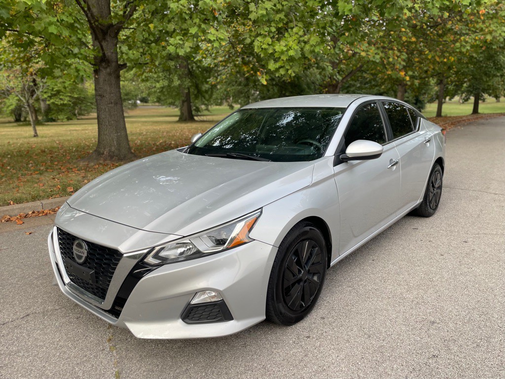 2020 Nissan Altima Image 1