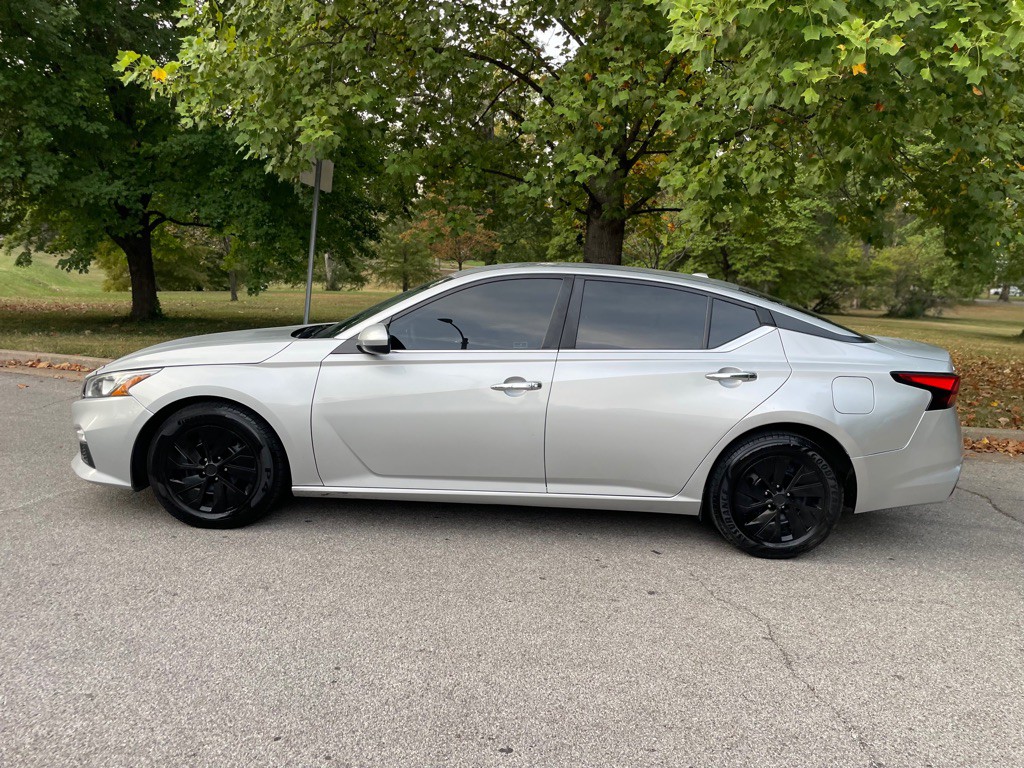 2020 Nissan Altima Image 3