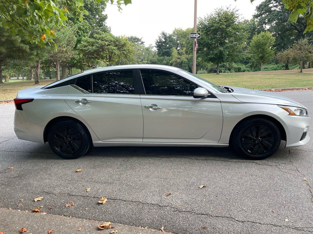2020 Nissan Altima Image 6