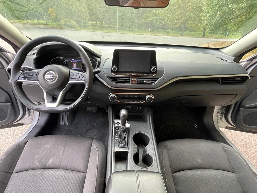 2020 Nissan Altima Image 13