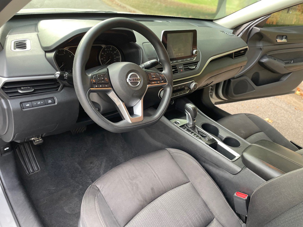 2020 Nissan Altima Image 15