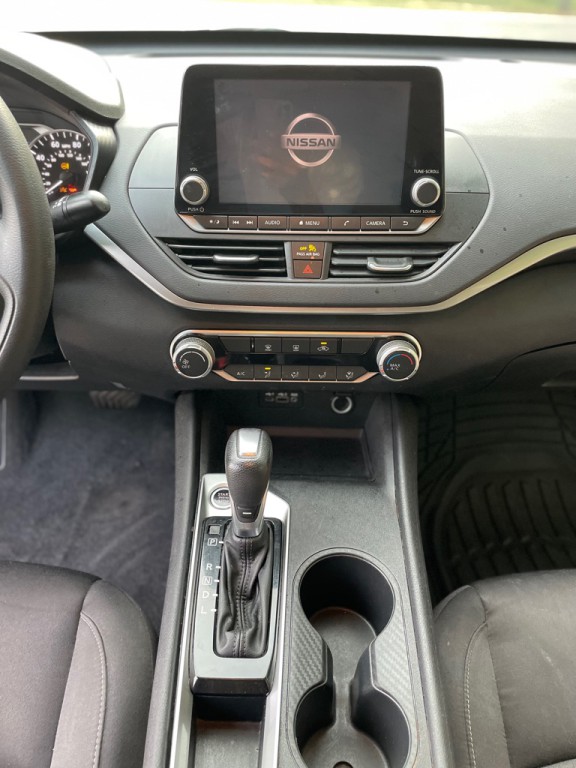 2020 Nissan Altima Image 16