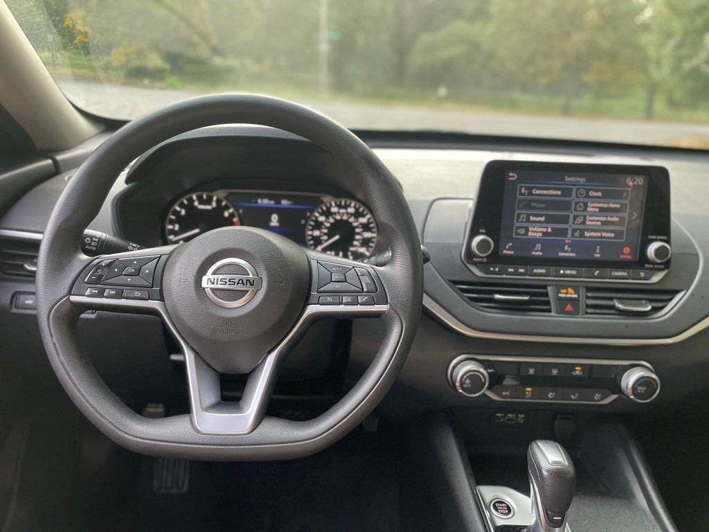 2020 Nissan Altima Image 18