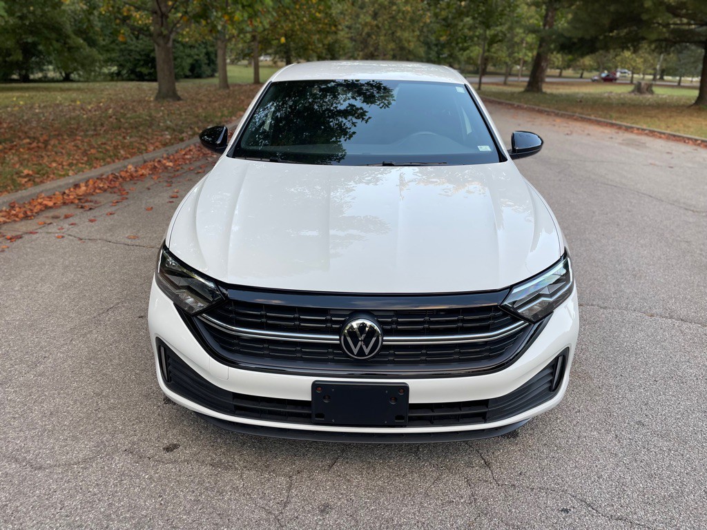 2024 Volkswagen Jetta Image 2