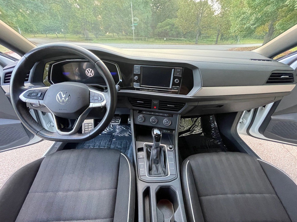 2024 Volkswagen Jetta Image 13